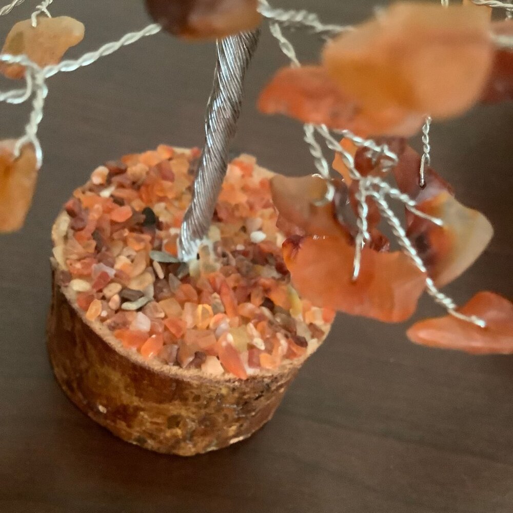 EUC Choice of Natural Carnelian, Peridot or Rose Quartz  and Wire Tree of Life - Picture 13 of 15